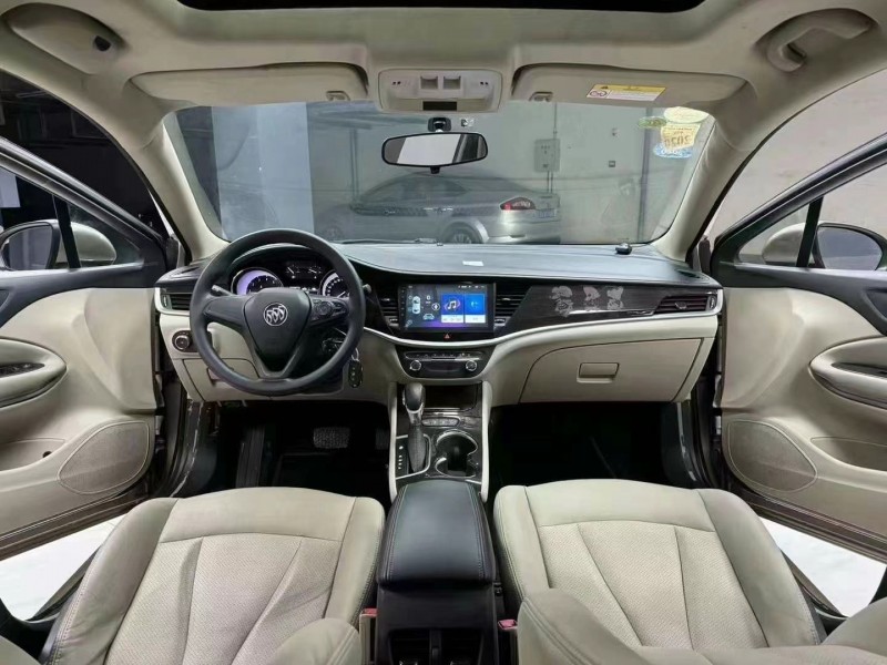 成都18年别克威朗6