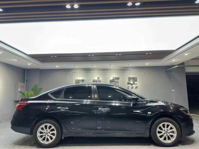 成都18年日产轩逸8