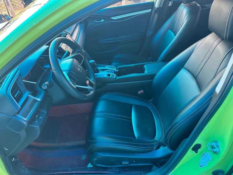 济宁19年本田思域4