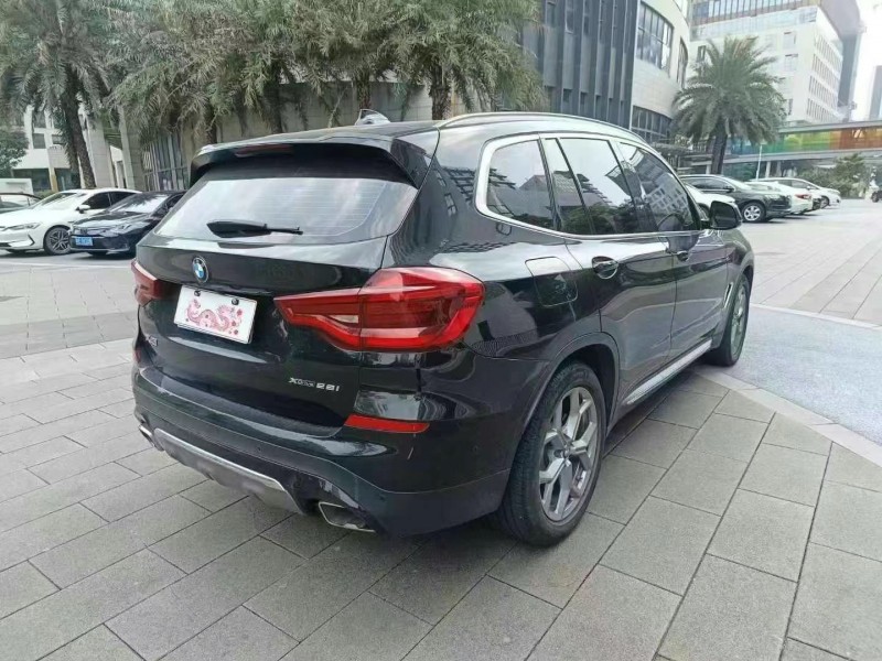 广州21年宝马X34