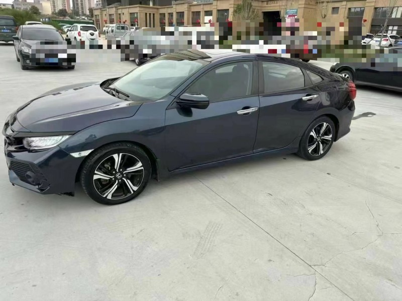 济宁17年本田思域2