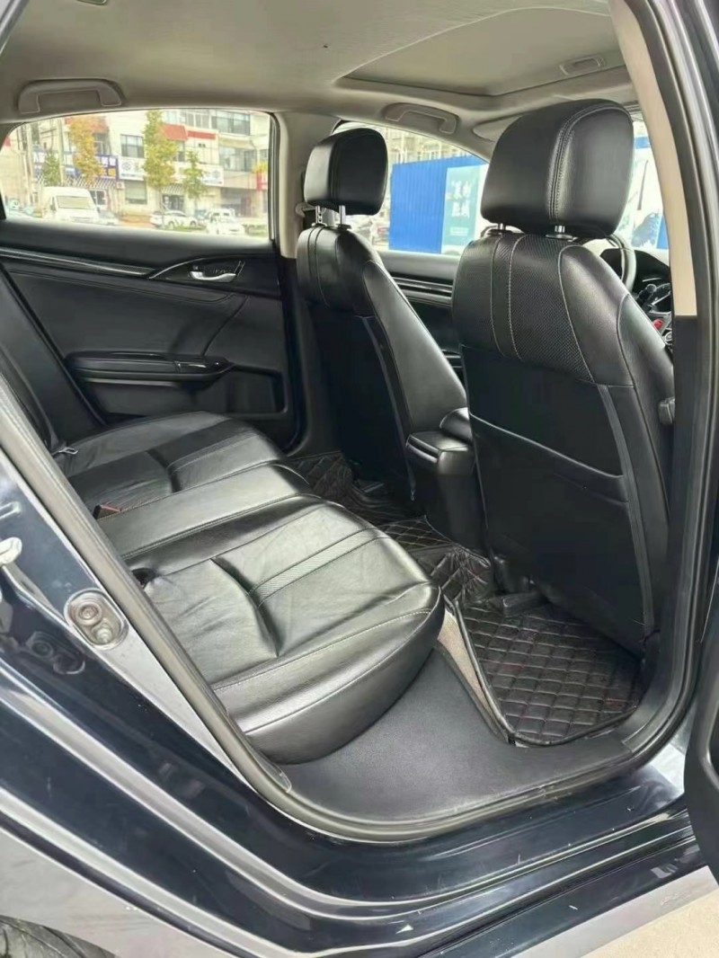 济宁17年本田思域6