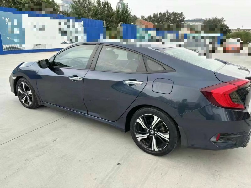 济宁17年本田思域7