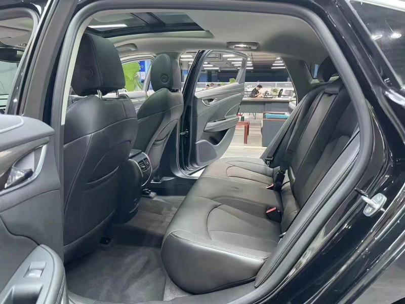 成都22年别克君越6