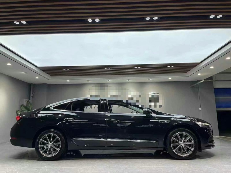 成都22年别克君越8