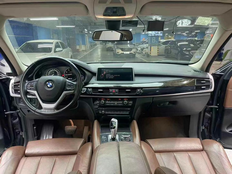 成都16年宝马X65