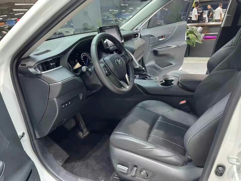 成都22年丰田凌放5