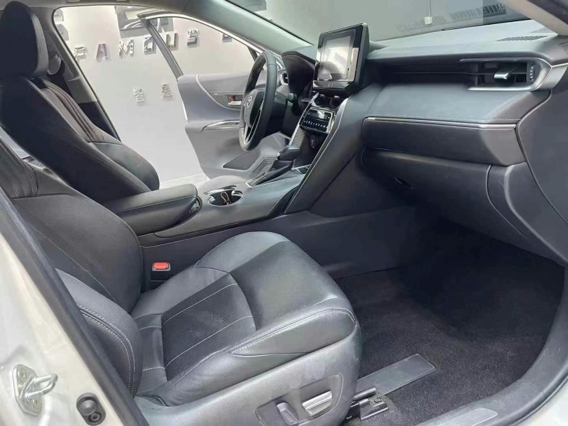 成都22年丰田凌放7