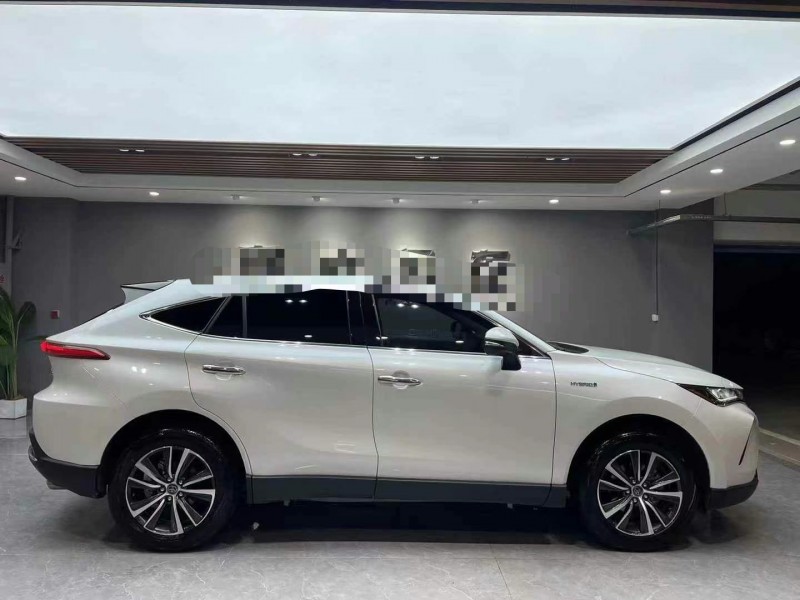 成都22年丰田凌放9