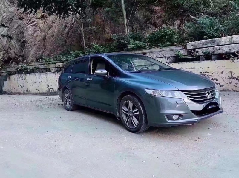 青岛11年本田奥德赛3