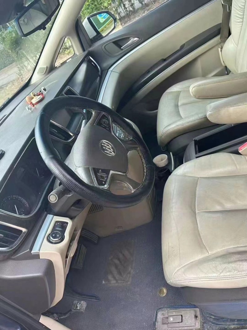 青岛13年别克GL84