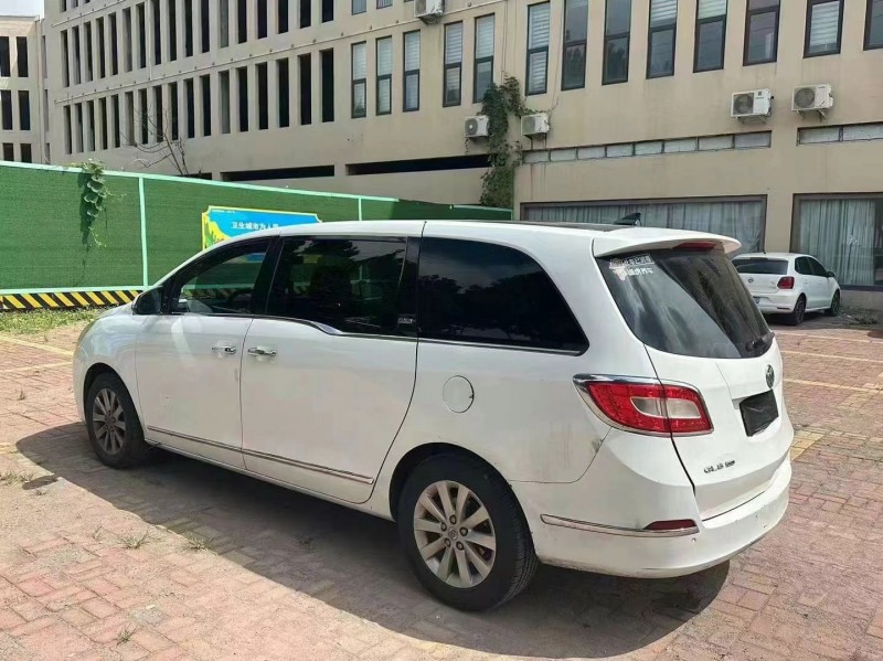 青岛13年别克GL88