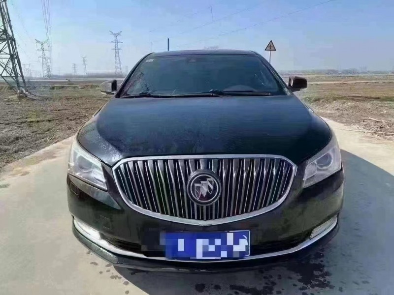 青岛15年别克君越1