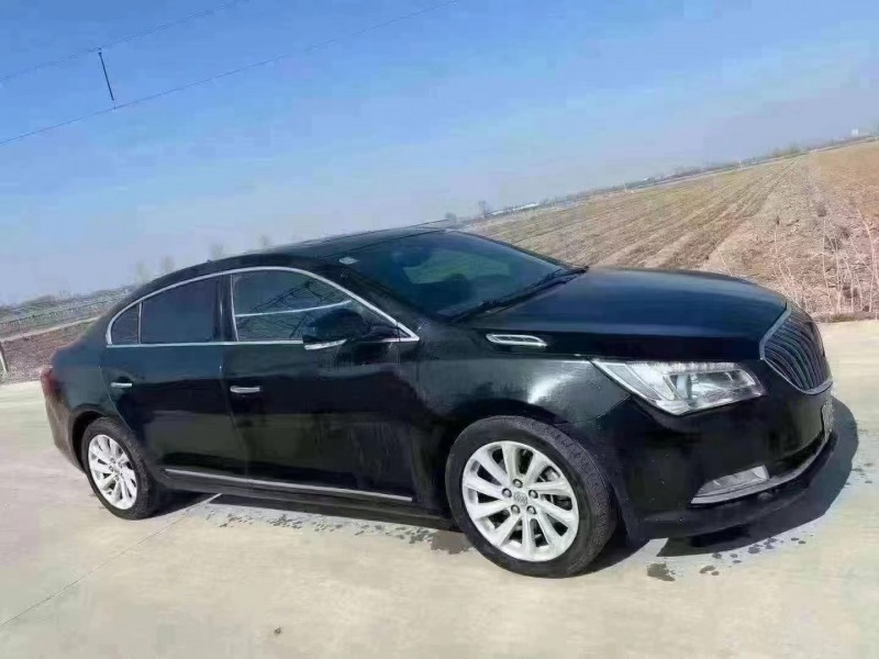 青岛15年别克君越2