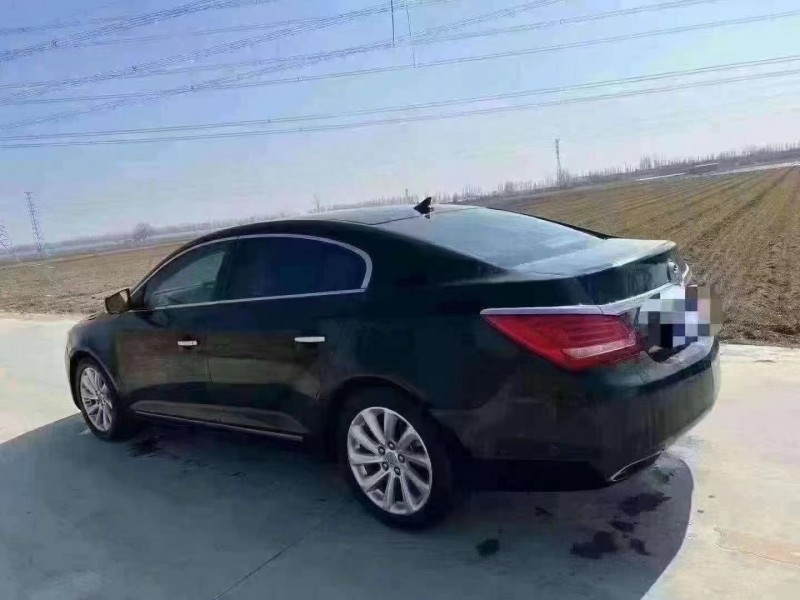 青岛15年别克君越8