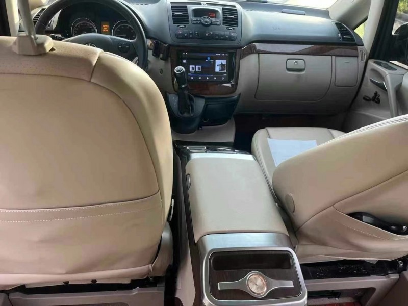 新乡13年奔驰唯雅诺8