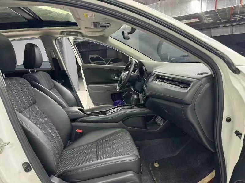 成都19年本田缤智7