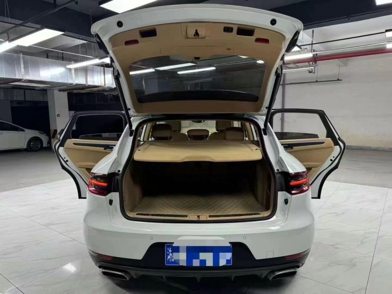 成都18年保时捷Macan6