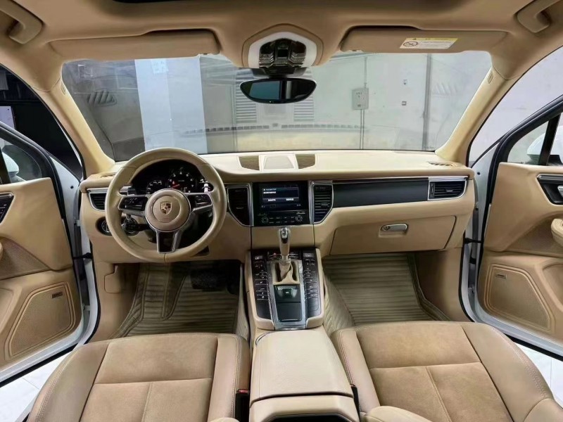 成都18年保时捷Macan7