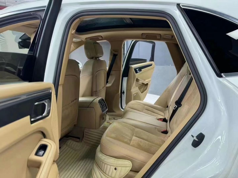 成都18年保时捷Macan9