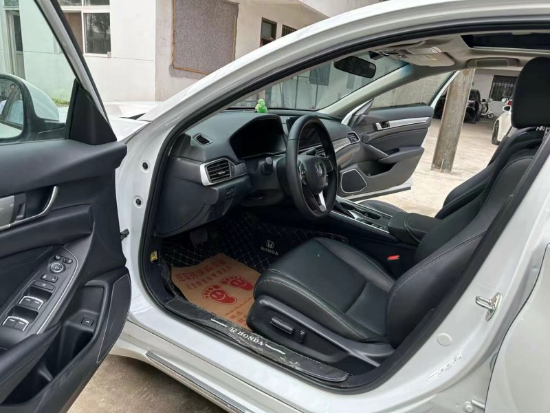 徐州22年本田雅阁4