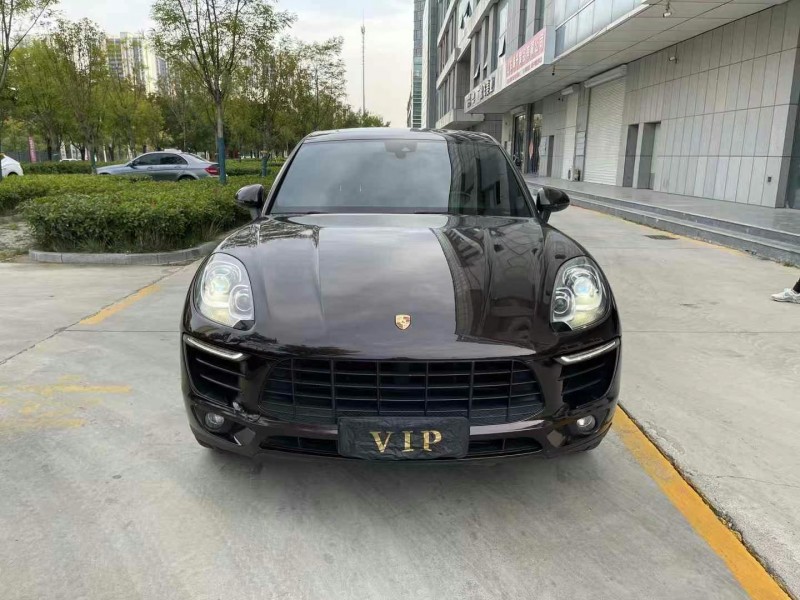 济宁18年保时捷Macan1