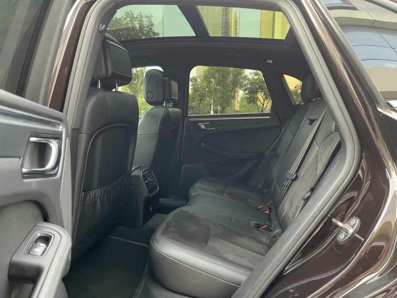 济宁18年保时捷Macan6