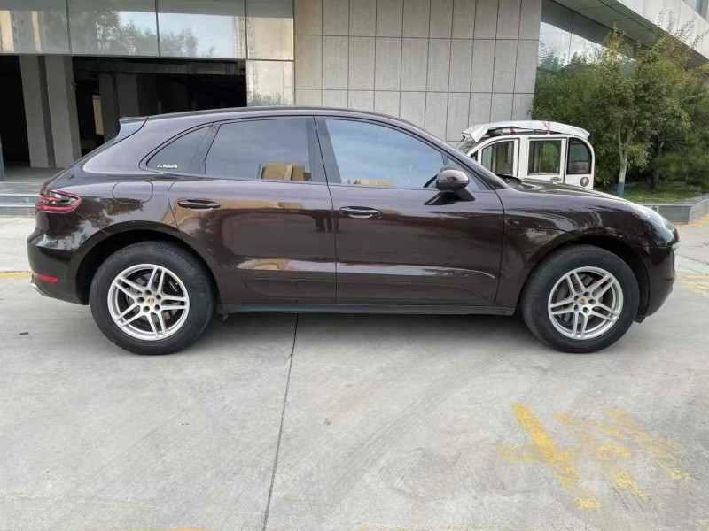 济宁18年保时捷Macan7