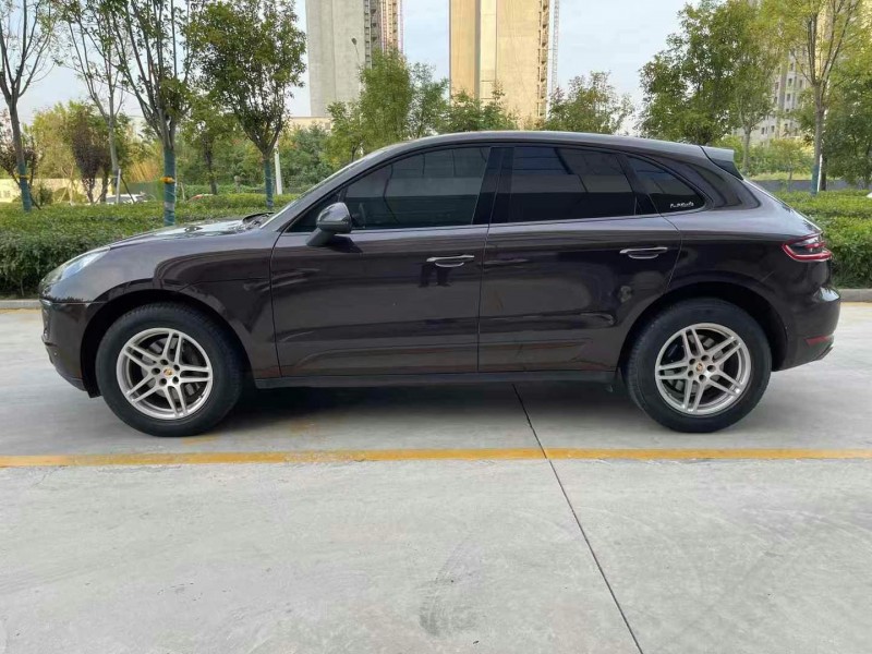 济宁18年保时捷Macan8