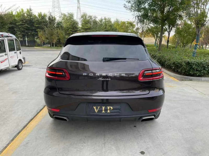 济宁18年保时捷Macan9