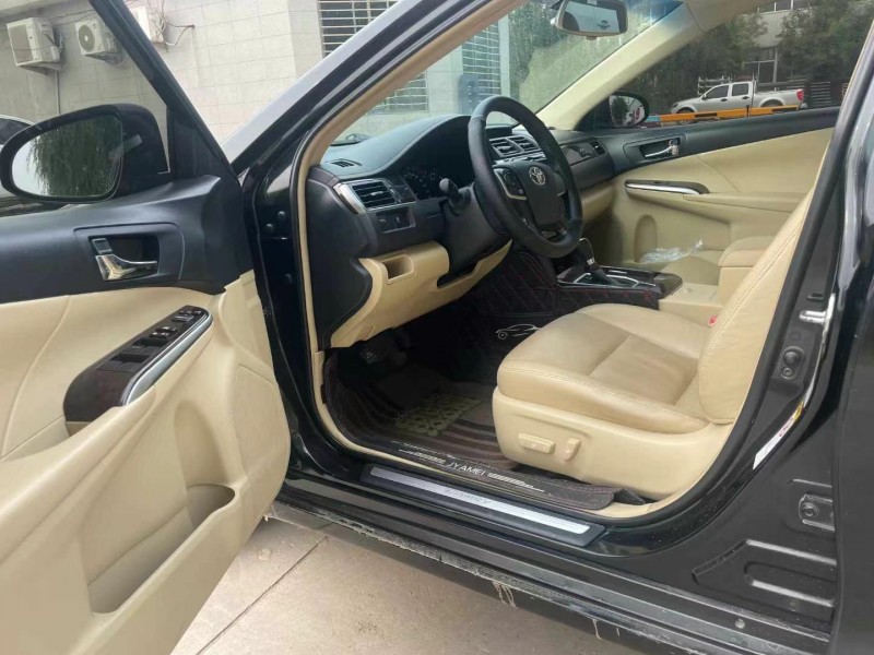 保定17年丰田凯美瑞6