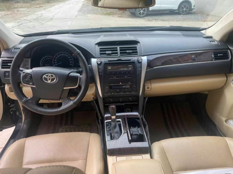 保定17年丰田凯美瑞8