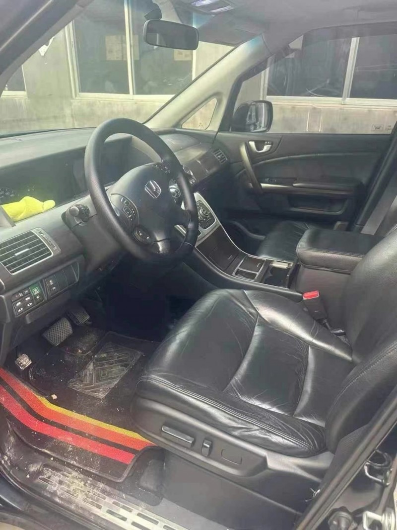 济宁14年本田艾力绅4