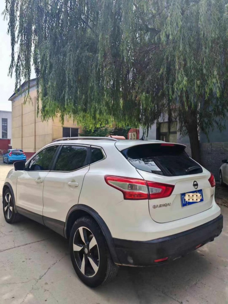 保定16年日产逍客8