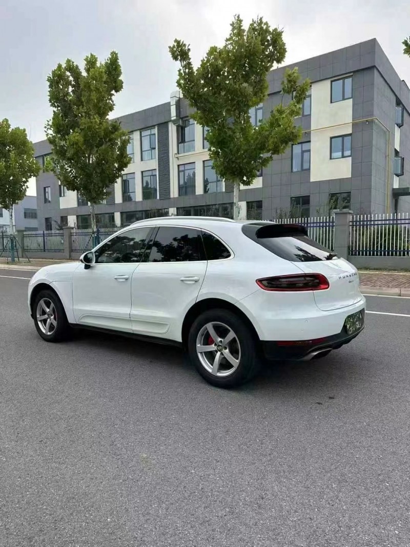 盐城15年保时捷Macan7