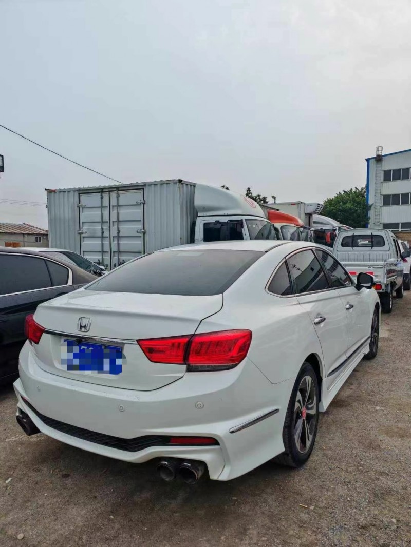 保定17年本田思铂睿3