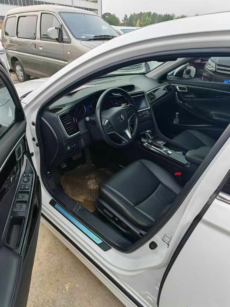 保定17年本田思铂睿6