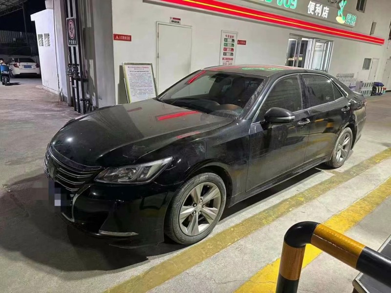 广州15年丰田皇冠2