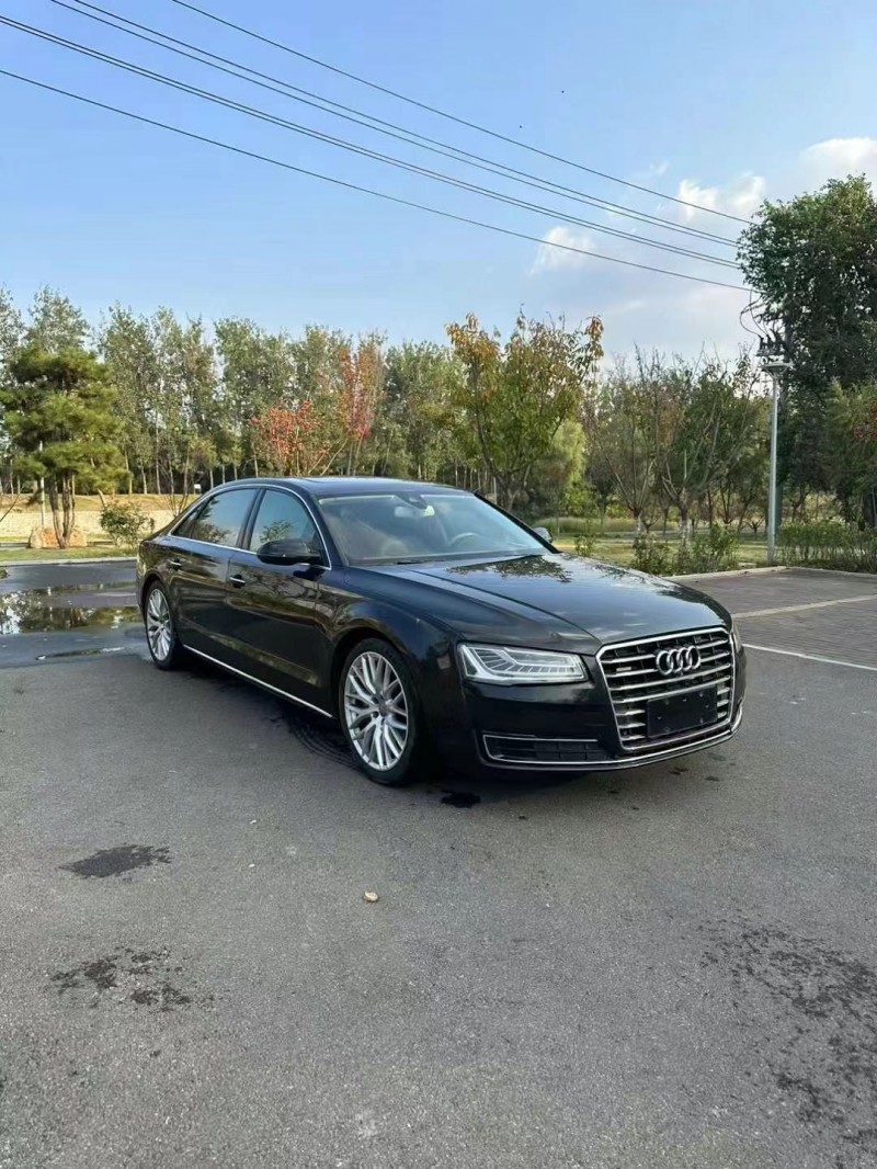 济宁16年奥迪A8L2