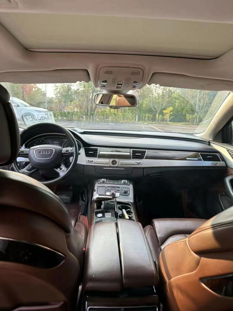 济宁16年奥迪A8L5