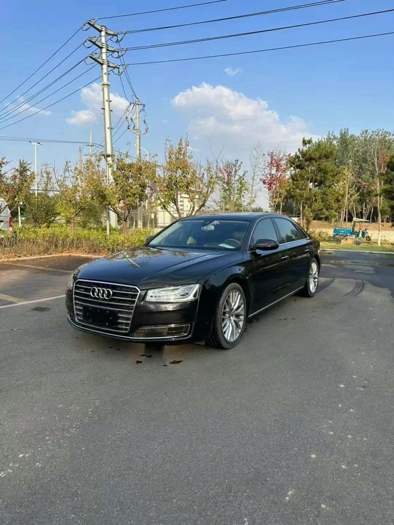 济宁16年奥迪A8L6