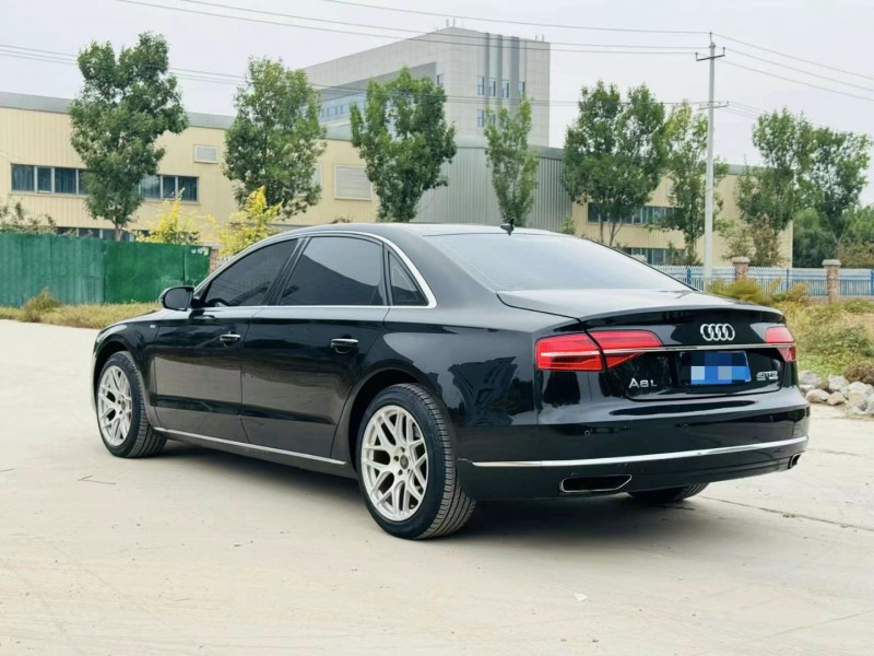 济宁16年奥迪A8L4