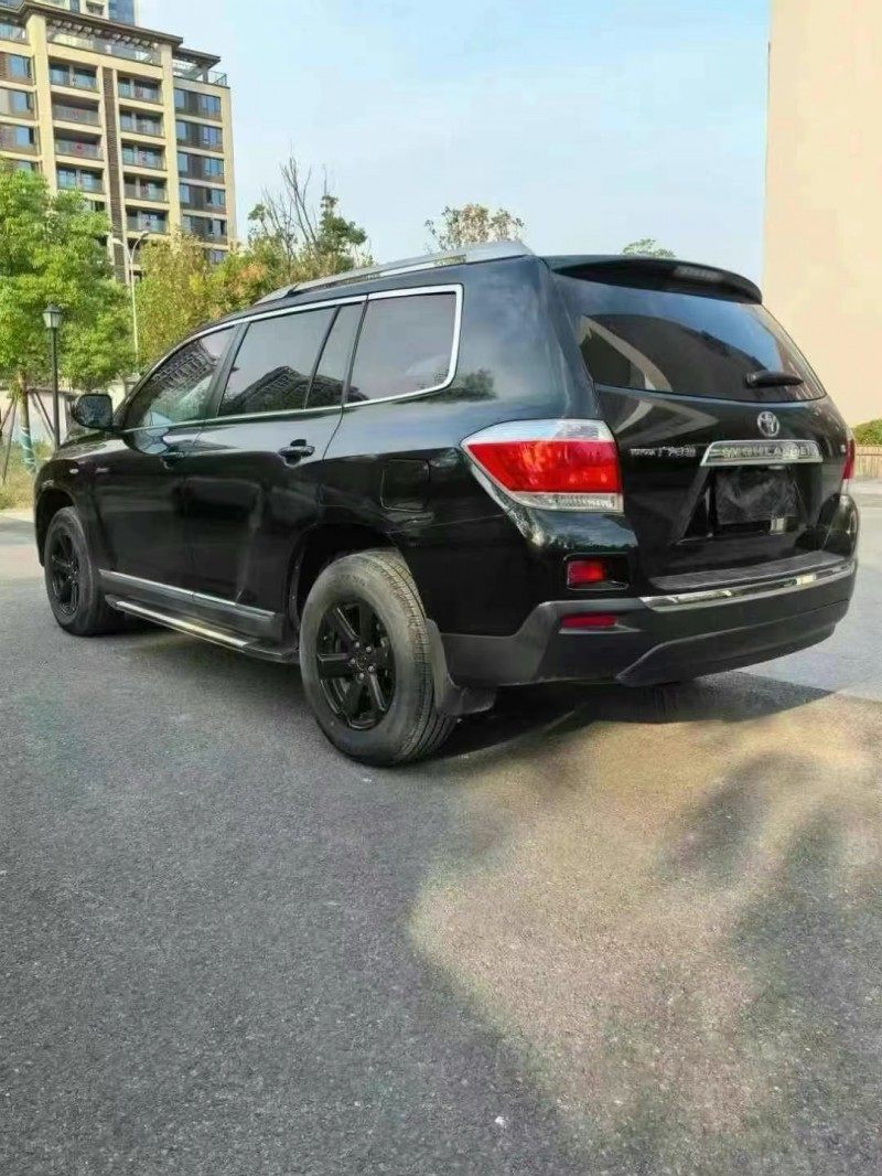 武汉15年丰田汉兰达8