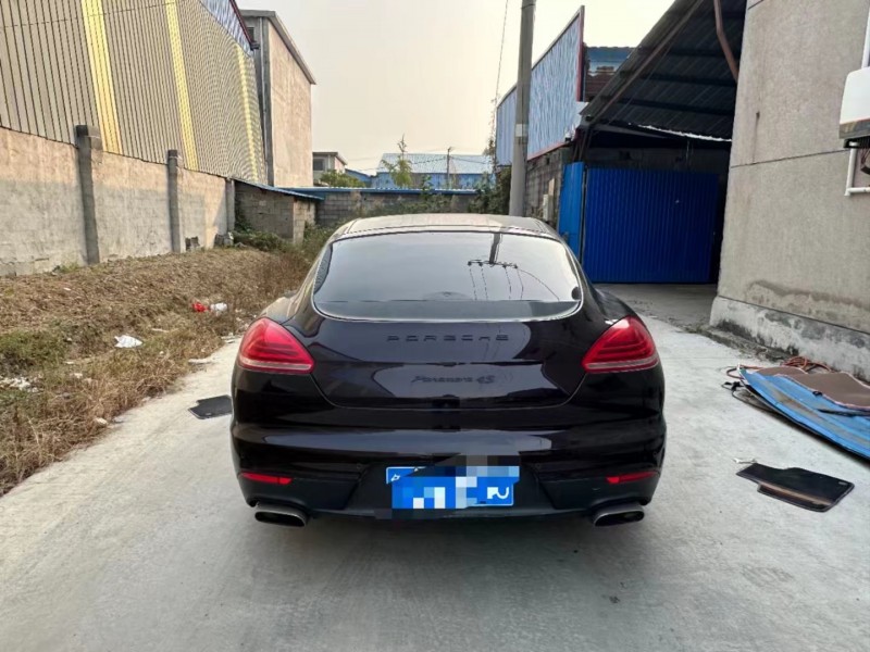 泰安14年保時捷帕拉梅拉9