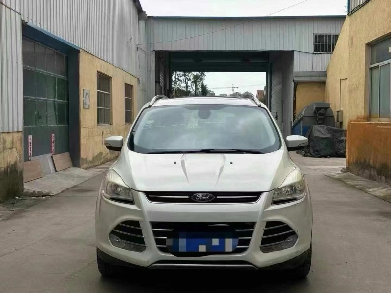 青岛16年福特翼虎1