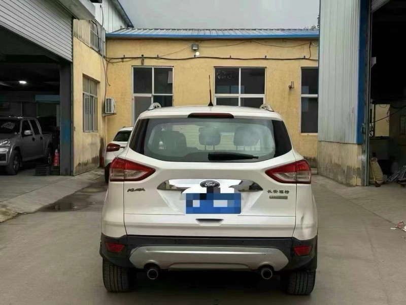 青岛16年福特翼虎9