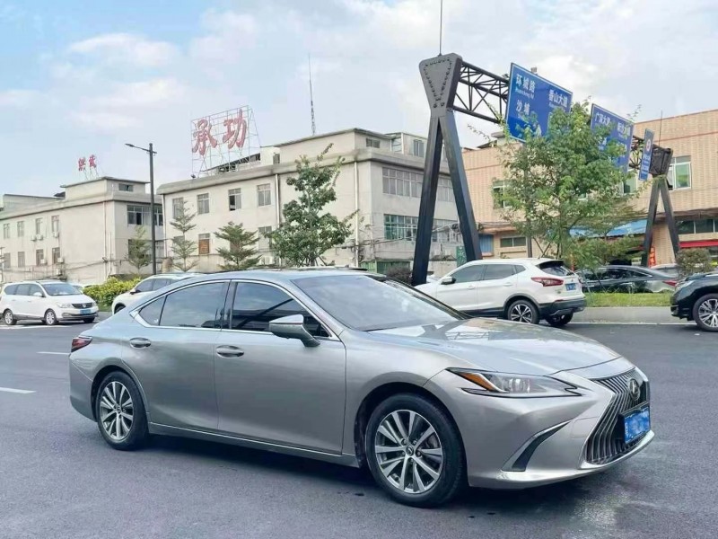 广州20年雷克萨斯ES3