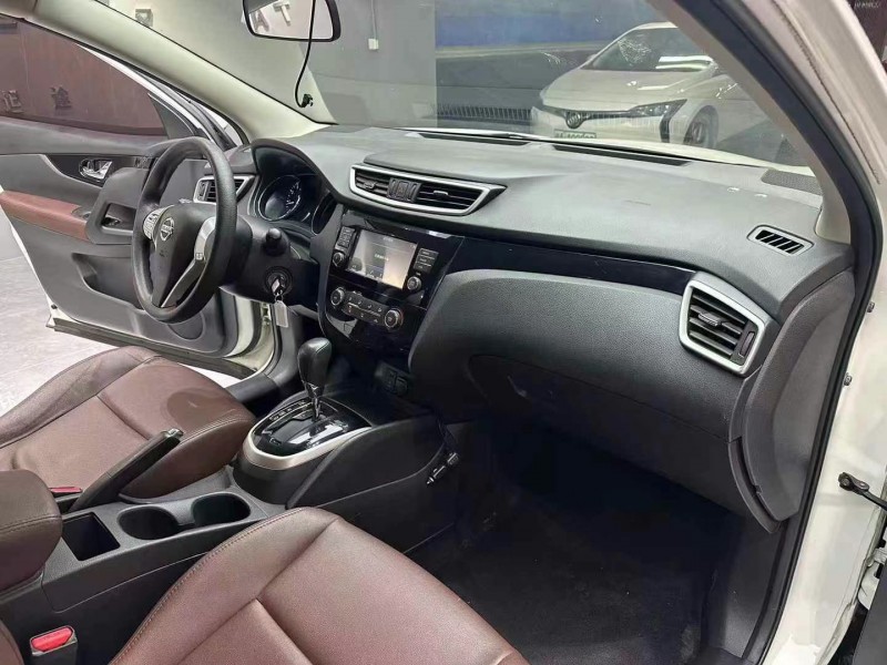 成都17年日产逍客7