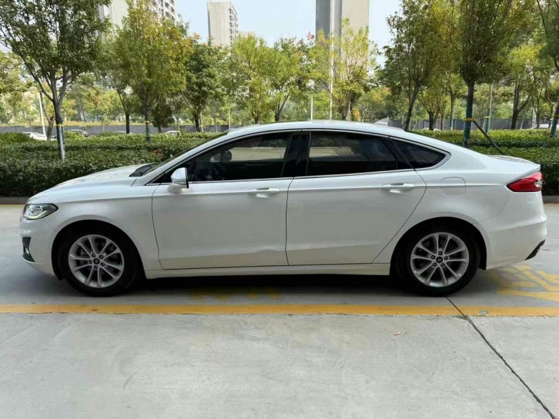 济宁19年福特蒙迪欧7