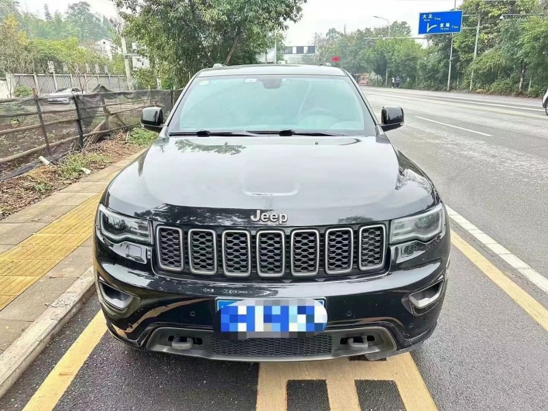 重慶17年Jeep大切諾基1